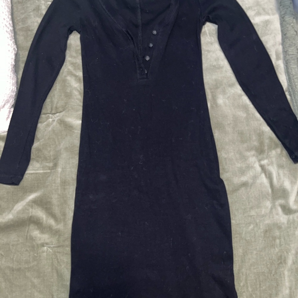 Old Navy Black Ribbed V-Neck